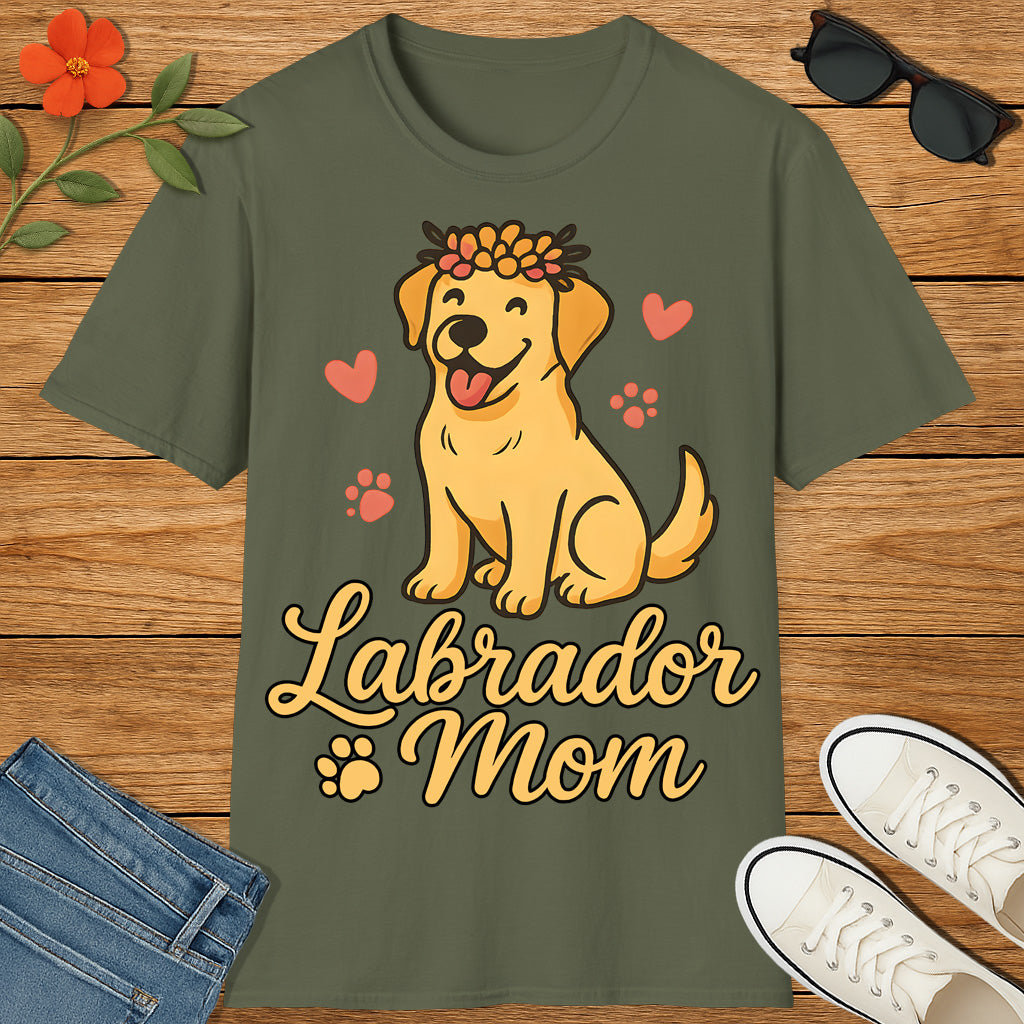Labrador Mom – Cute Yellow Lab Dog Lover T-Shirt